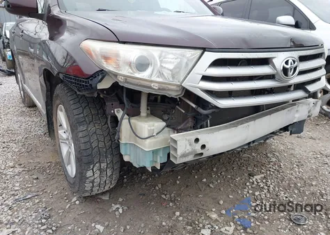 2013 Toyota Highlander Se V6 z USA, uszkodzony, nr VIN 5TDBK3EH9DS189866